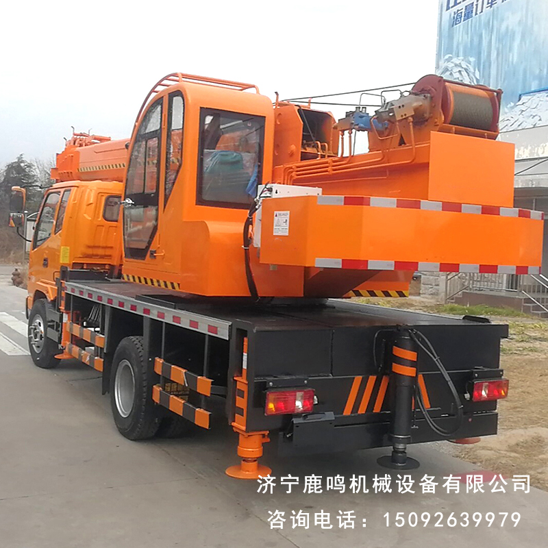 凱馬汽車吊-小型液壓凱馬吊車-濟寧凱馬吊車生產(chǎn)廠家-濟寧凱馬吊車價格