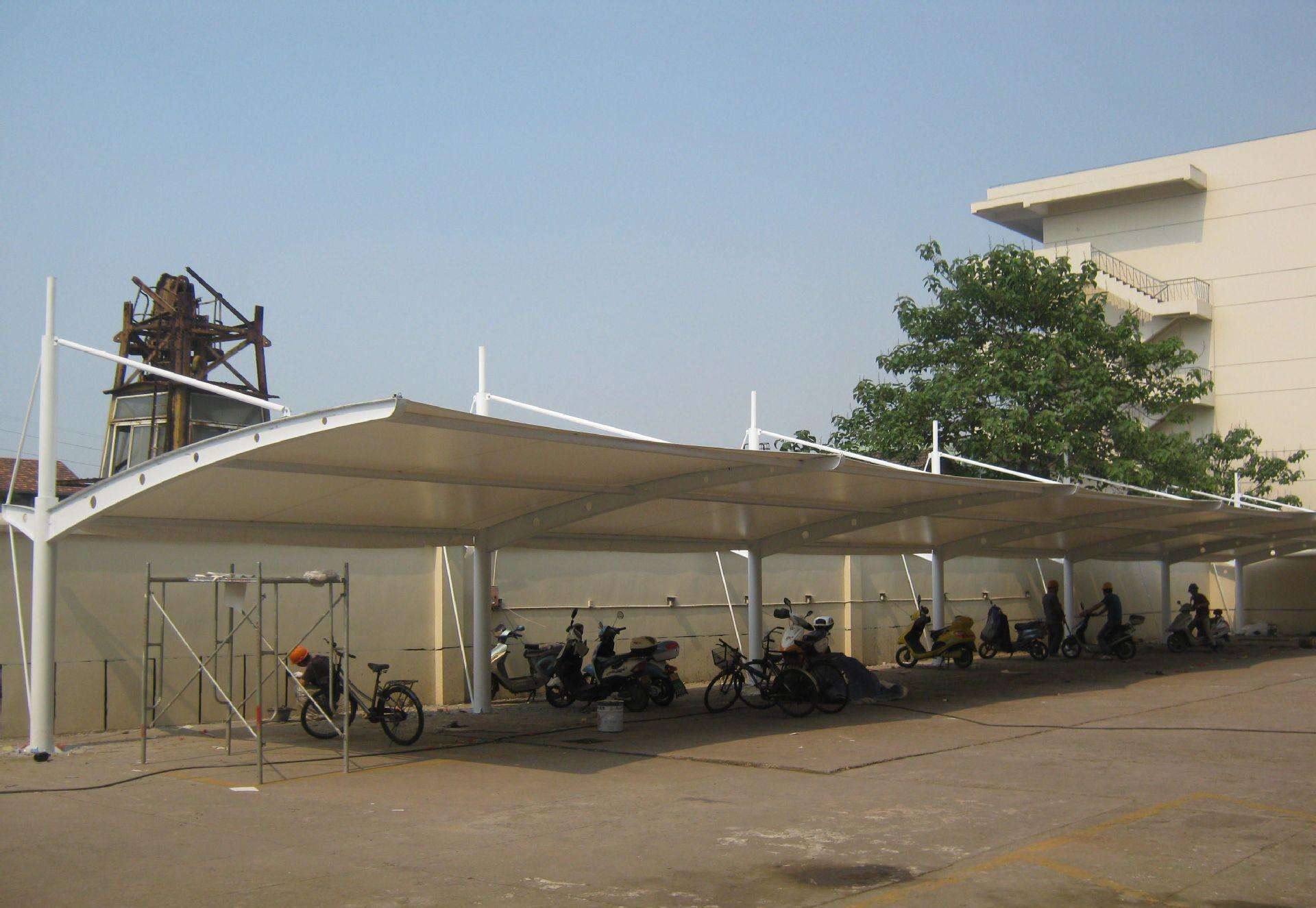 四川膜結(jié)構(gòu)車棚廠家 膜結(jié)構(gòu)汽車棚訂做 自行車棚膜結(jié)構(gòu)廠家