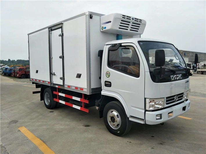 多利卡冷藏車廠家,藍牌冷藏車圖片