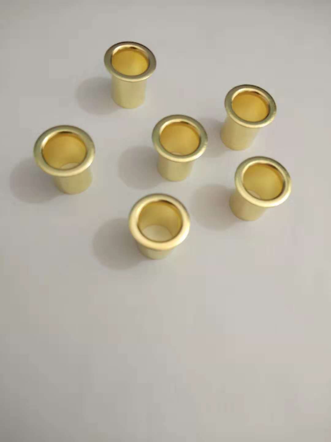 廠家現(xiàn)貨供應(yīng)黃銅鉚釘雞眼鉚釘電器拼裝鉚釘黃銅空心鉚釘