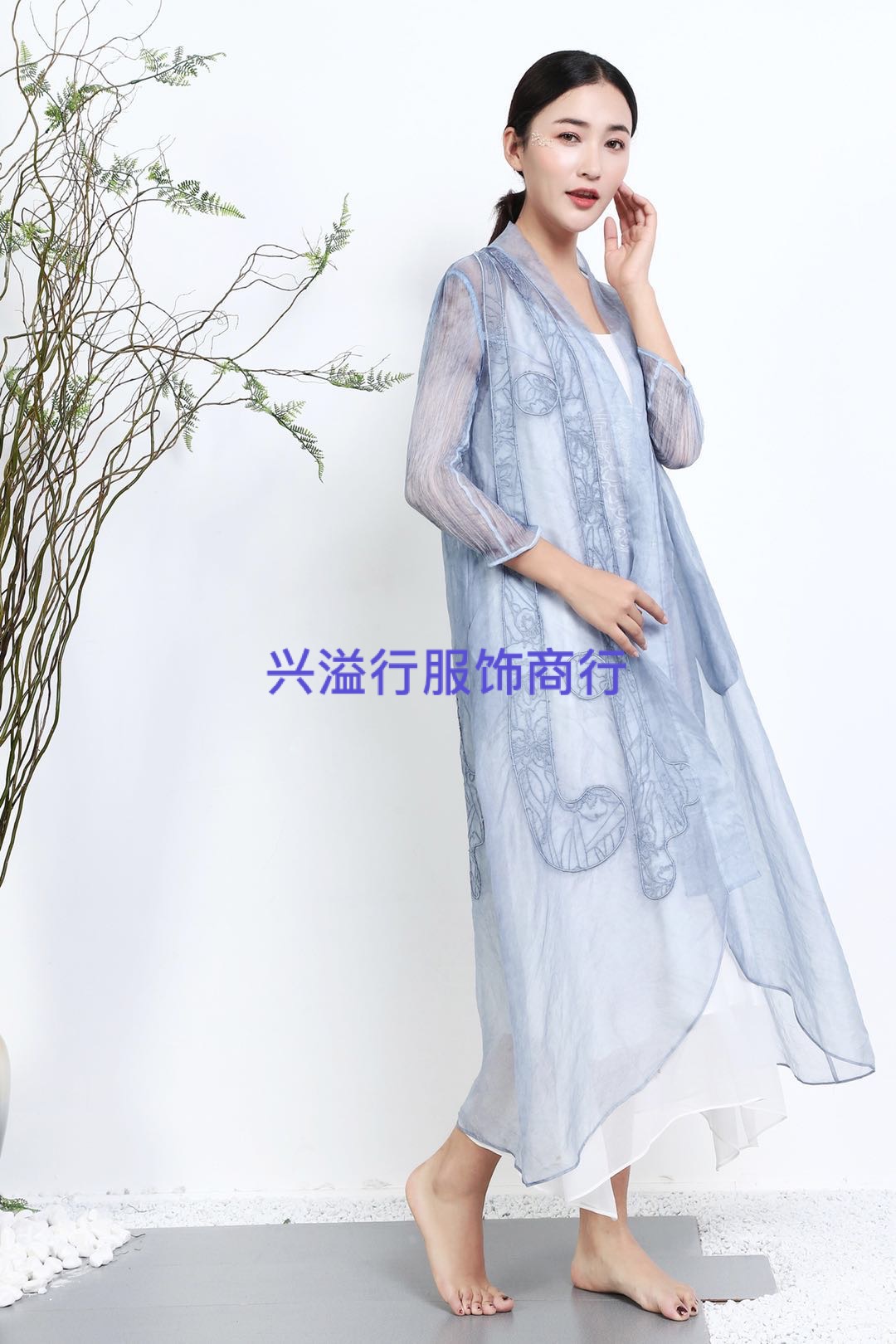 上海莫名MOING18春夏，另有瑪塞莉凱倫詩霧道米珂拉瑪絲菲爾