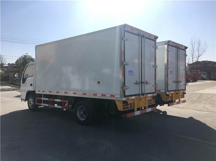 五十鈴藍(lán)牌冷藏車  4.2米冷藏車車中*