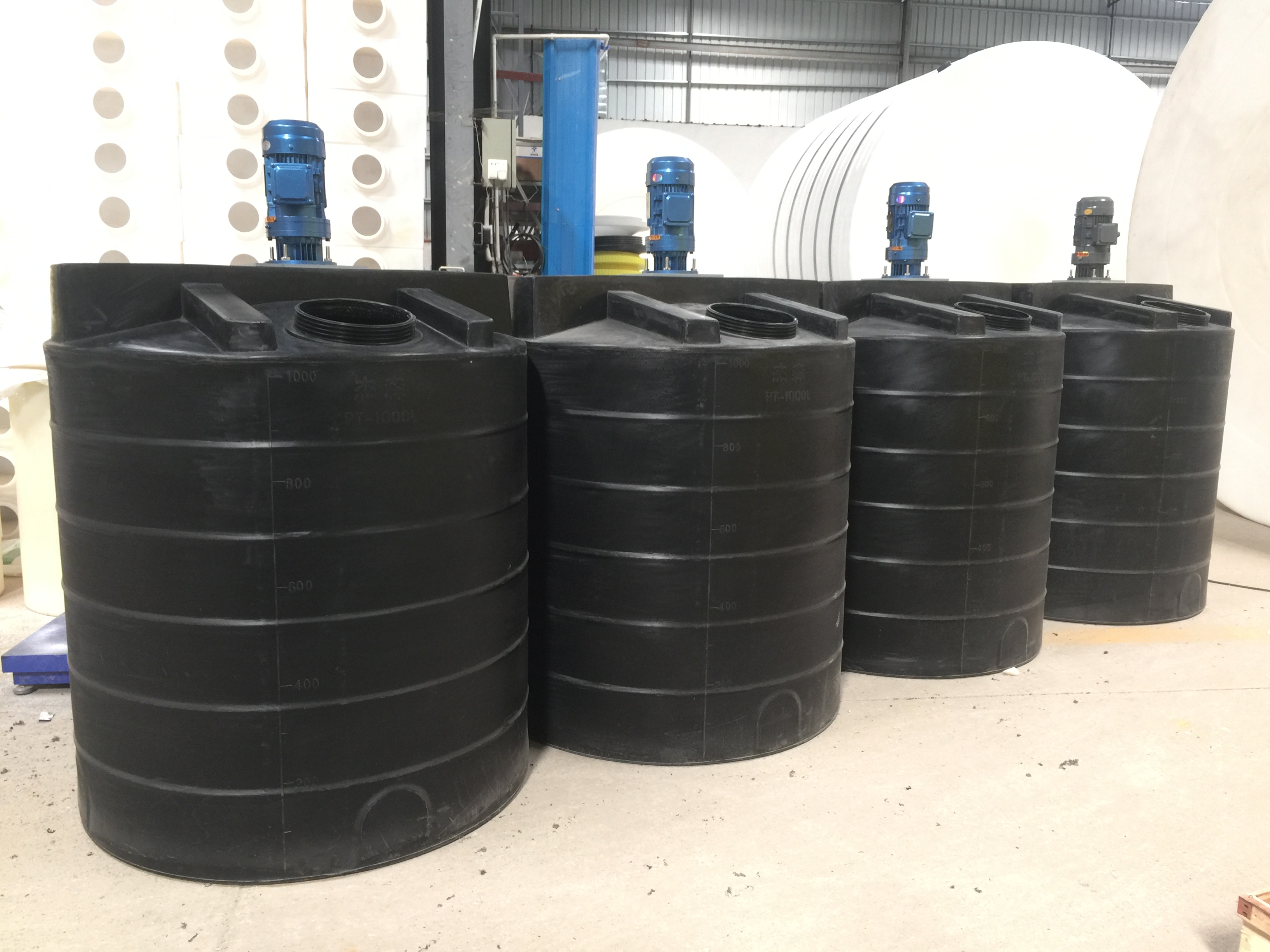 攪拌桶塑料帶電機(jī)攪拌機(jī)加藥箱桶 塑料水箱 8噸 6噸 5噸加藥箱