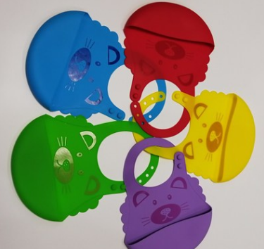 食品級(jí)硅膠萌萌獅寶寶立體防水食飯兜 兒童卡通動(dòng)物圖案飯兜