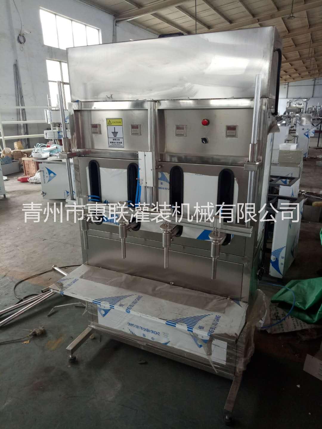 半自動(dòng)桶裝酒灌裝機(jī)防凍液灌裝設(shè)備4頭防凍液灌裝設(shè)備 4頭桶裝酒灌裝機(jī)