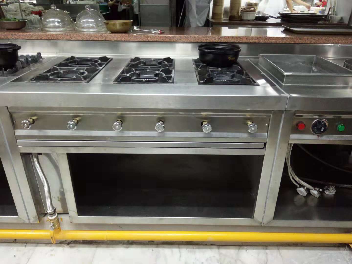 東莞恒耀廠家安裝*食堂設(shè)備六頭煲仔爐柜