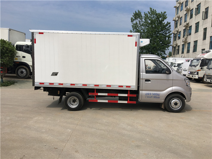 長安跨越后雙輪冷藏車 廠家報(bào)價(jià)