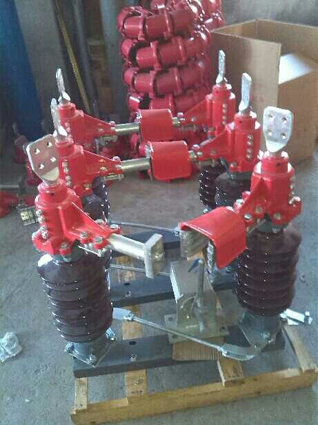 GW4-35KV戶外高壓隔離開關(guān)