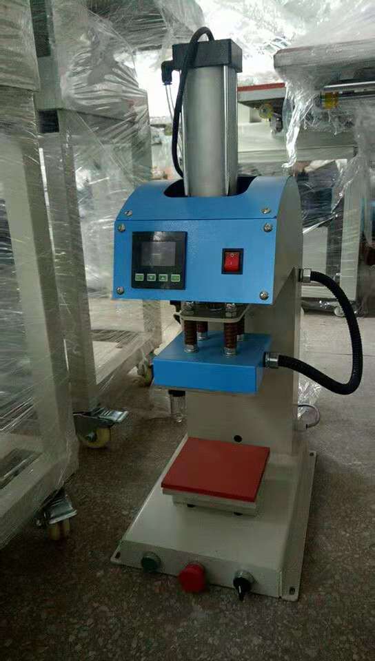 小型 小型單工位燙標(biāo)機(jī)15*15轉(zhuǎn)印機(jī) 氣動(dòng)單工位燙標(biāo)機(jī)