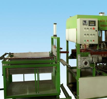 河南塑料制品廠家  優(yōu)質(zhì)真空吸塑機(jī) 半自動真空吸塑機(jī)