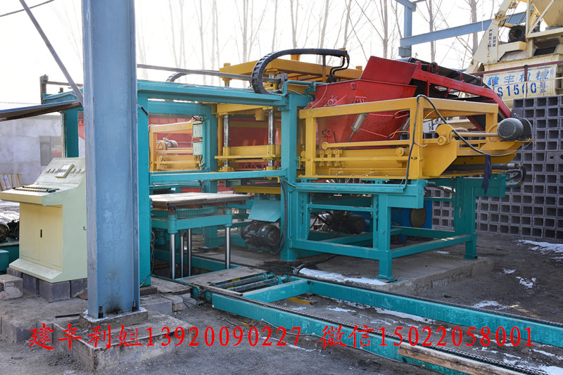 天津市建豐磚機(jī)廠家生產(chǎn)固廢制磚機(jī) ，建筑垃圾制磚機(jī)，小型全自動(dòng)制磚機(jī)廠家一首貨源