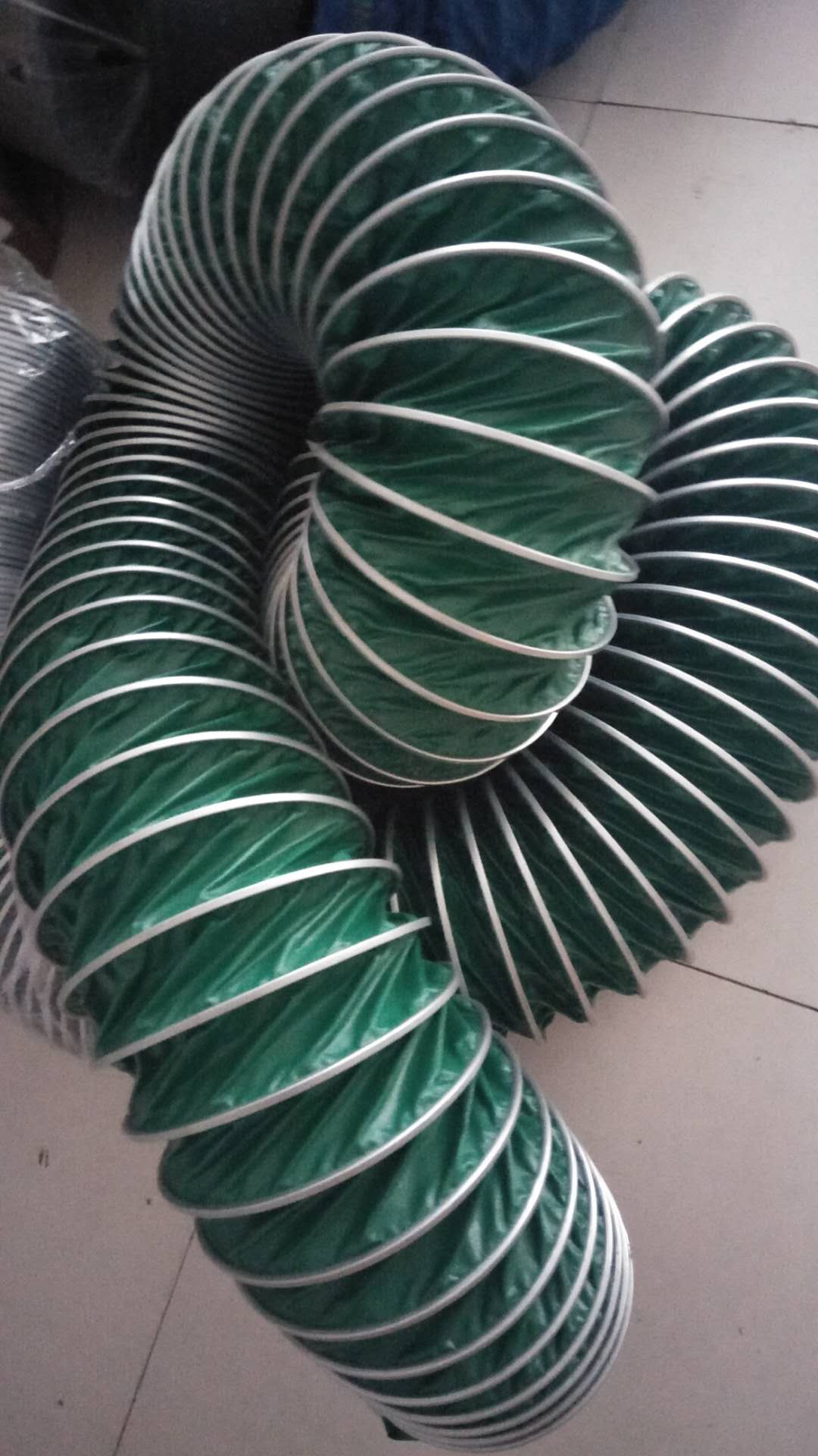 工業(yè)用綠色風(fēng)管 工業(yè)用綠色風(fēng)管耐磨損輸送管 工業(yè)用綠色風(fēng)管耐磨損輸送管螺旋鋼