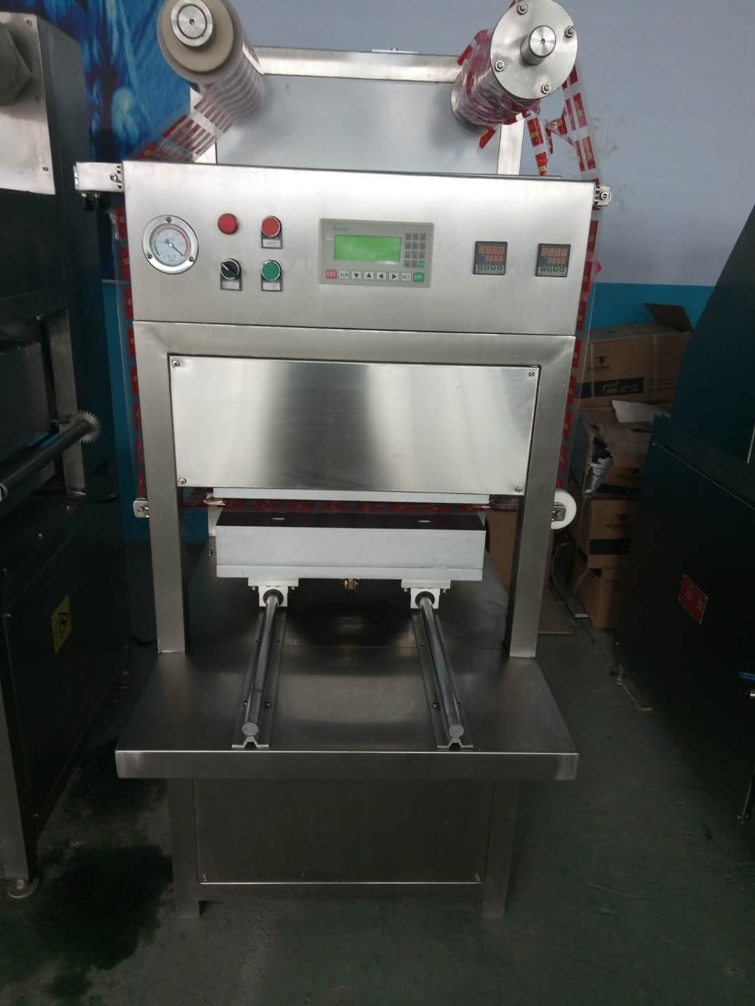 供應盒式包裝機自熱米飯火鍋包裝機