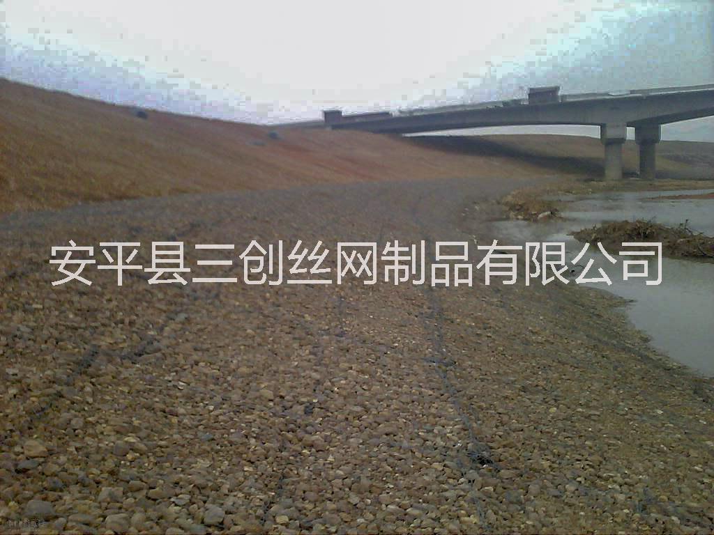 河北雷諾護(hù)墊廠家 金標(biāo)石籠網(wǎng)護(hù)墊生產(chǎn)廠家