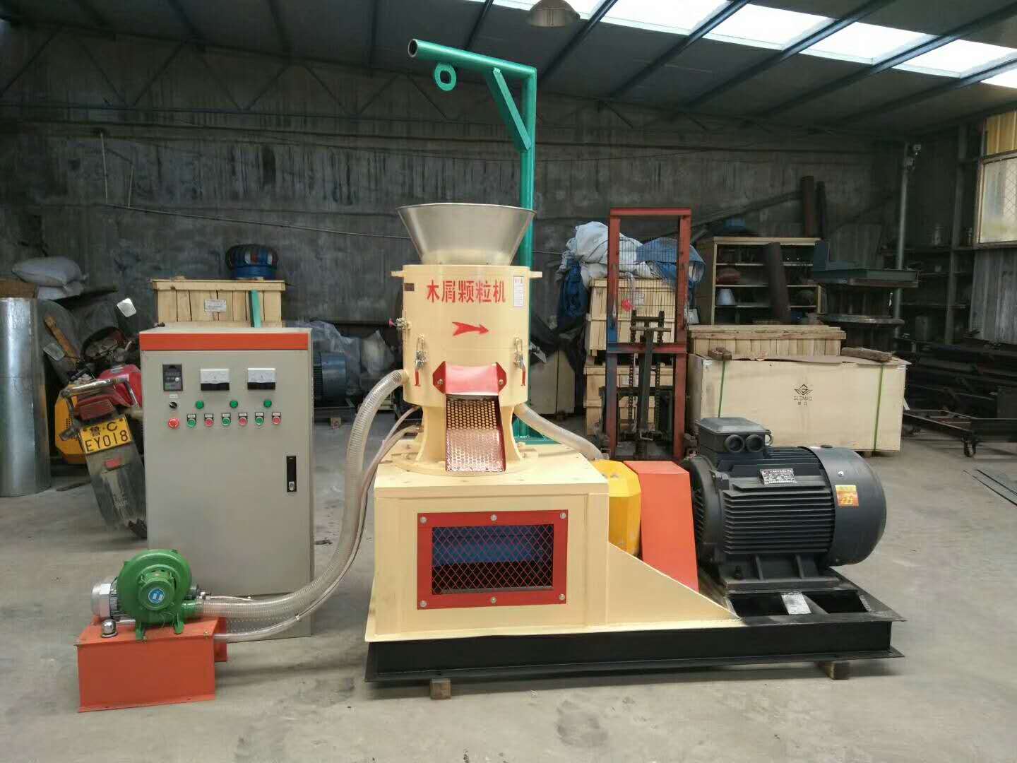 秸稈木屑燃料顆粒機(jī) 鍋爐燃料顆粒壓塊機(jī) 鋸末木屑成型機(jī)設(shè)備生產(chǎn)線