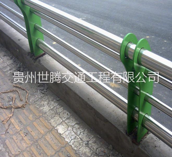 貴州世騰橋梁護欄工程不銹鋼護欄廠 不銹鋼復合管橋梁護欄批發(fā)