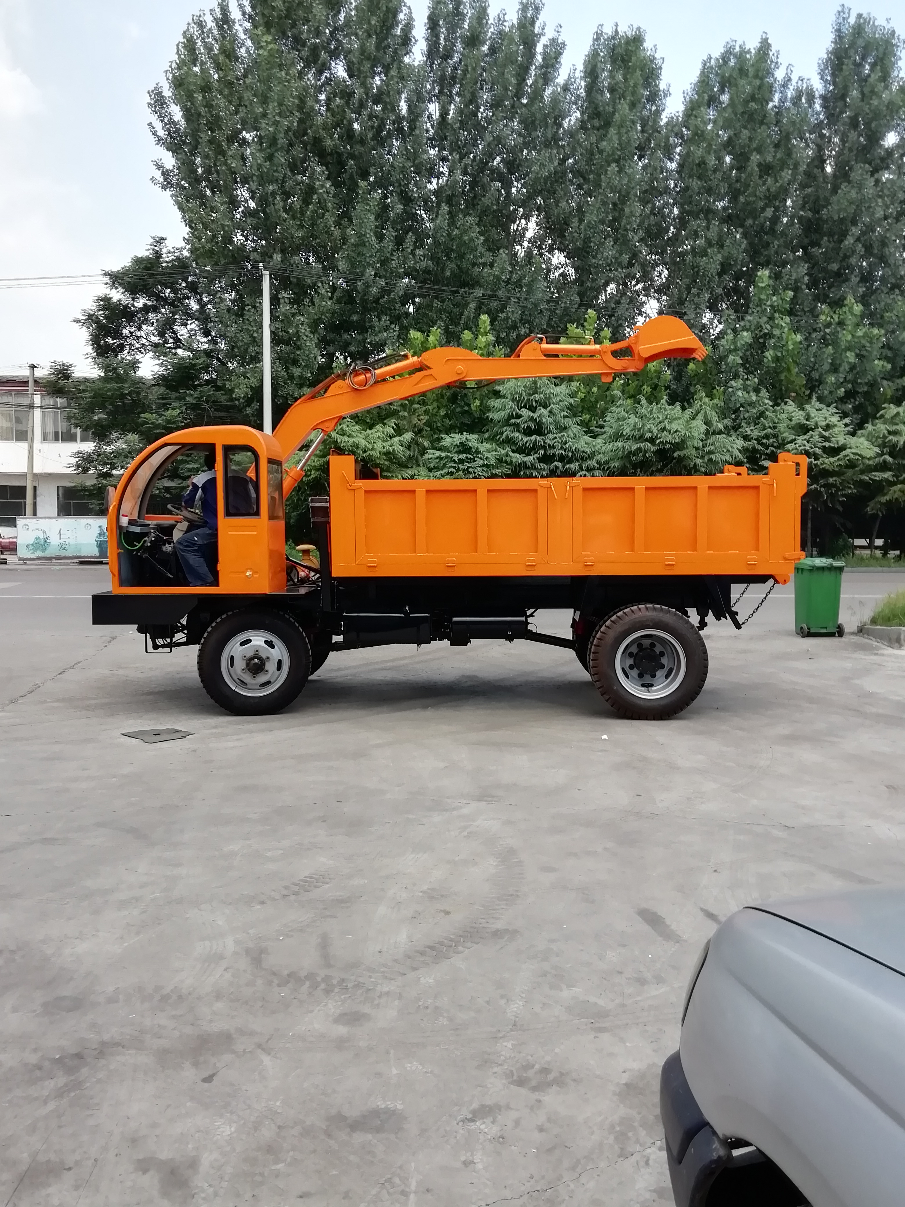 哪里有賣的農(nóng)用隨車挖 濟(jì)寧金旺四不像車載式挖掘機(jī)廠家供應(yīng)