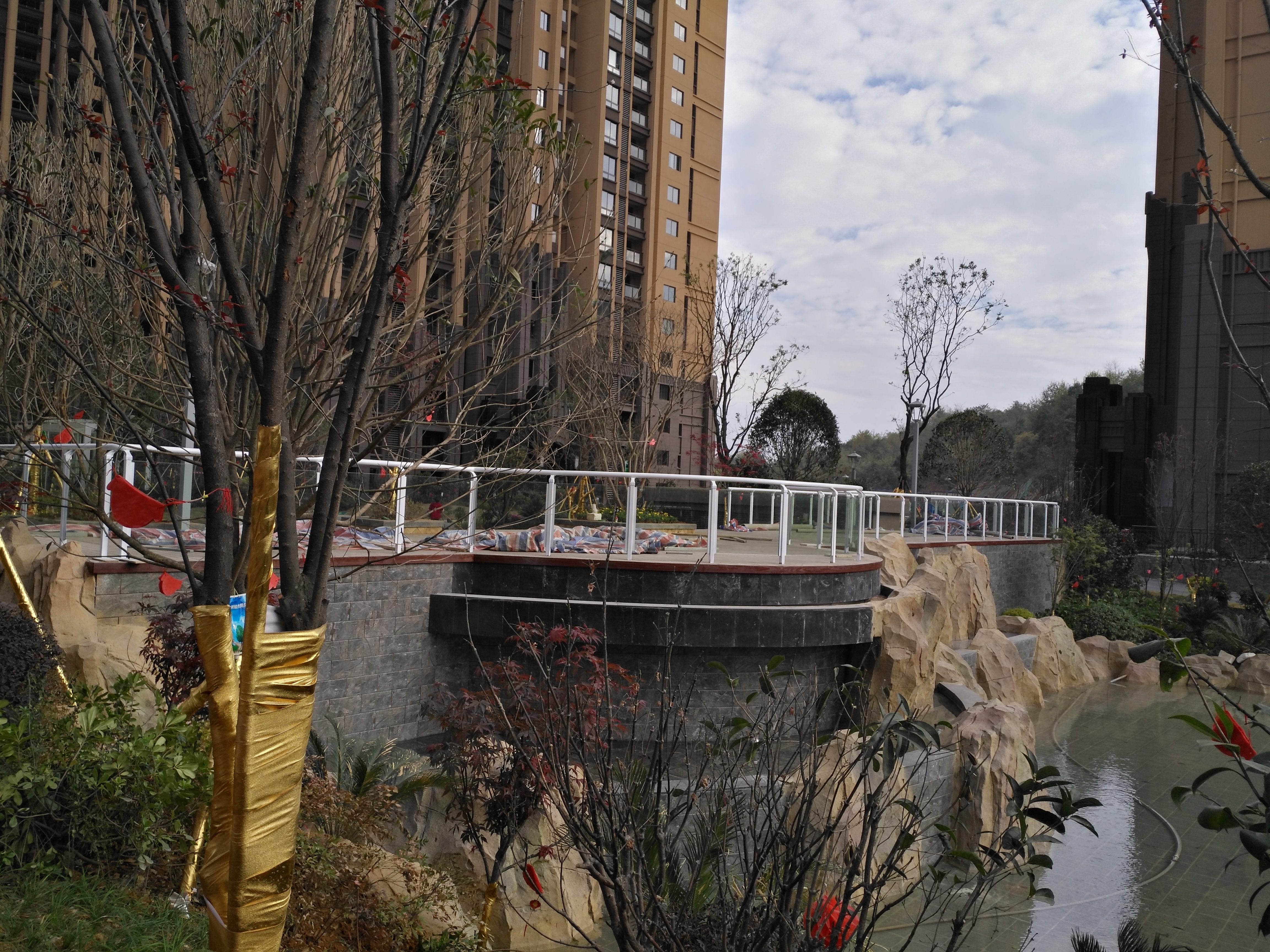 貴州陽臺護(hù)欄廠家，都勻陽臺護(hù)欄，安順陽臺護(hù)欄，畢節(jié)陽臺護(hù)欄，興義陽臺護(hù)欄，貴州陽臺護(hù)欄安裝，遵義陽臺護(hù)欄，銅仁陽臺護(hù)欄。