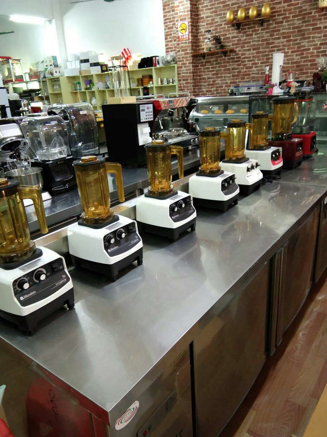 小梅沙制作奶茶需要哪些奶茶設(shè)備制冰機果糖機萃茶機沙冰機