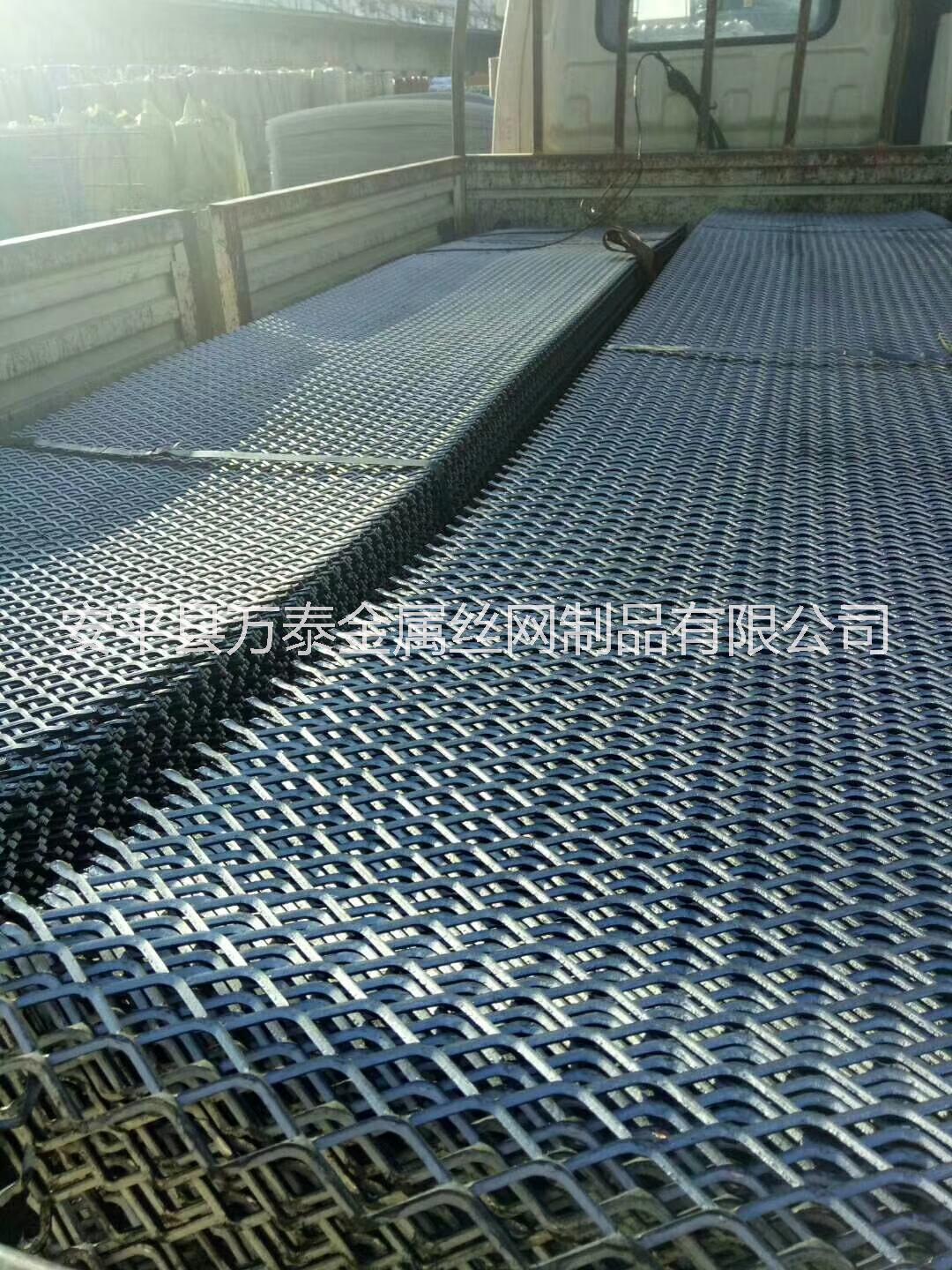 重型鋼板網(wǎng)廠家 工廠走道用拉伸網(wǎng) 輪船踏步鋼板網(wǎng)
