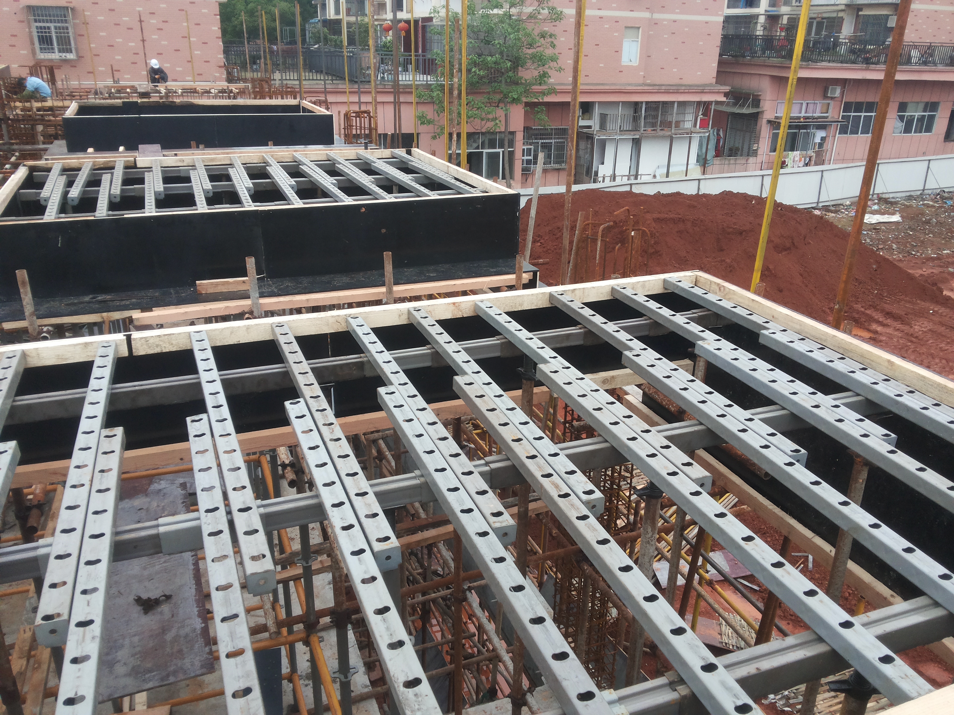 新一代 剪力墻模板支撐體系選擇興民偉業(yè)