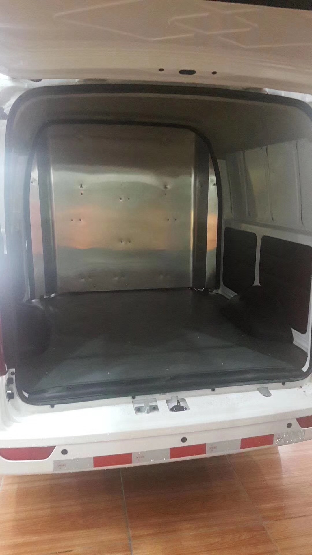 深圳新能源純電動(dòng)面包車(chē)物流車(chē)租售