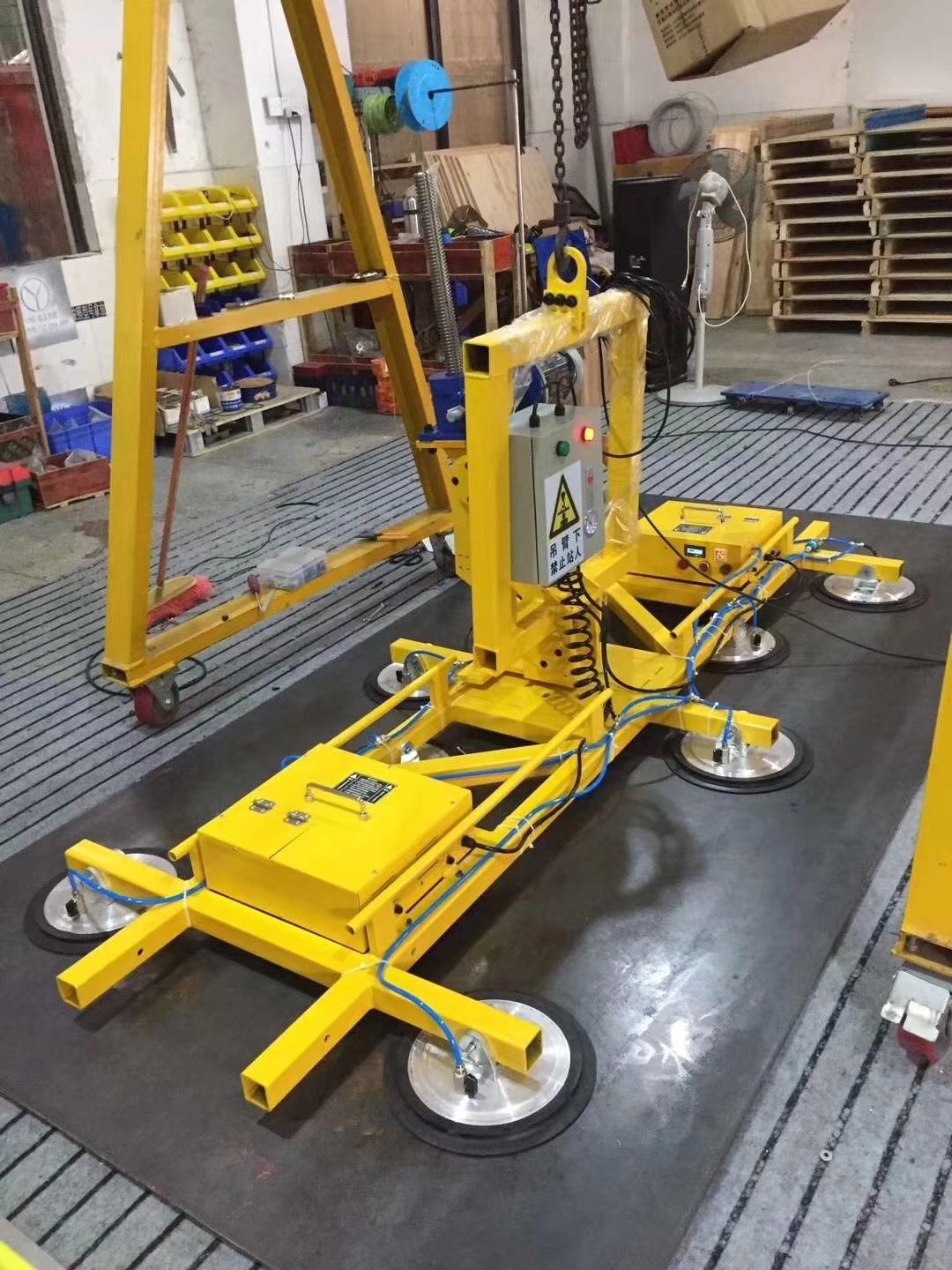 真空吸吊機(jī)械 真空吸盤 液壓貨梯價格