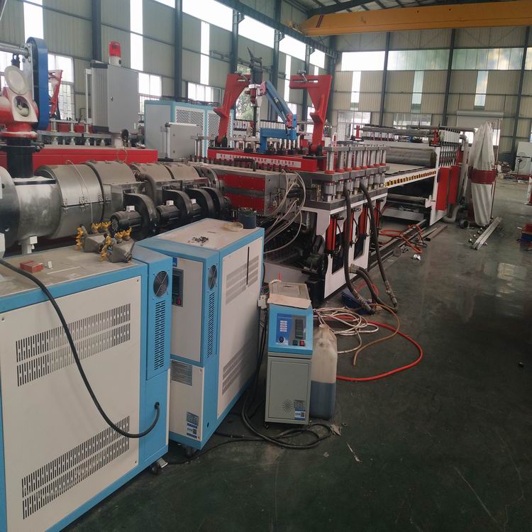 塑奧80雙螺桿PVC發(fā)泡板生產(chǎn)線