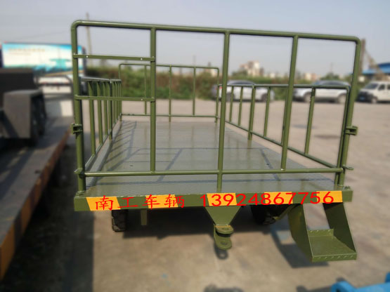 5噸移動(dòng)式儲(chǔ)油罐平板拖車(chē)