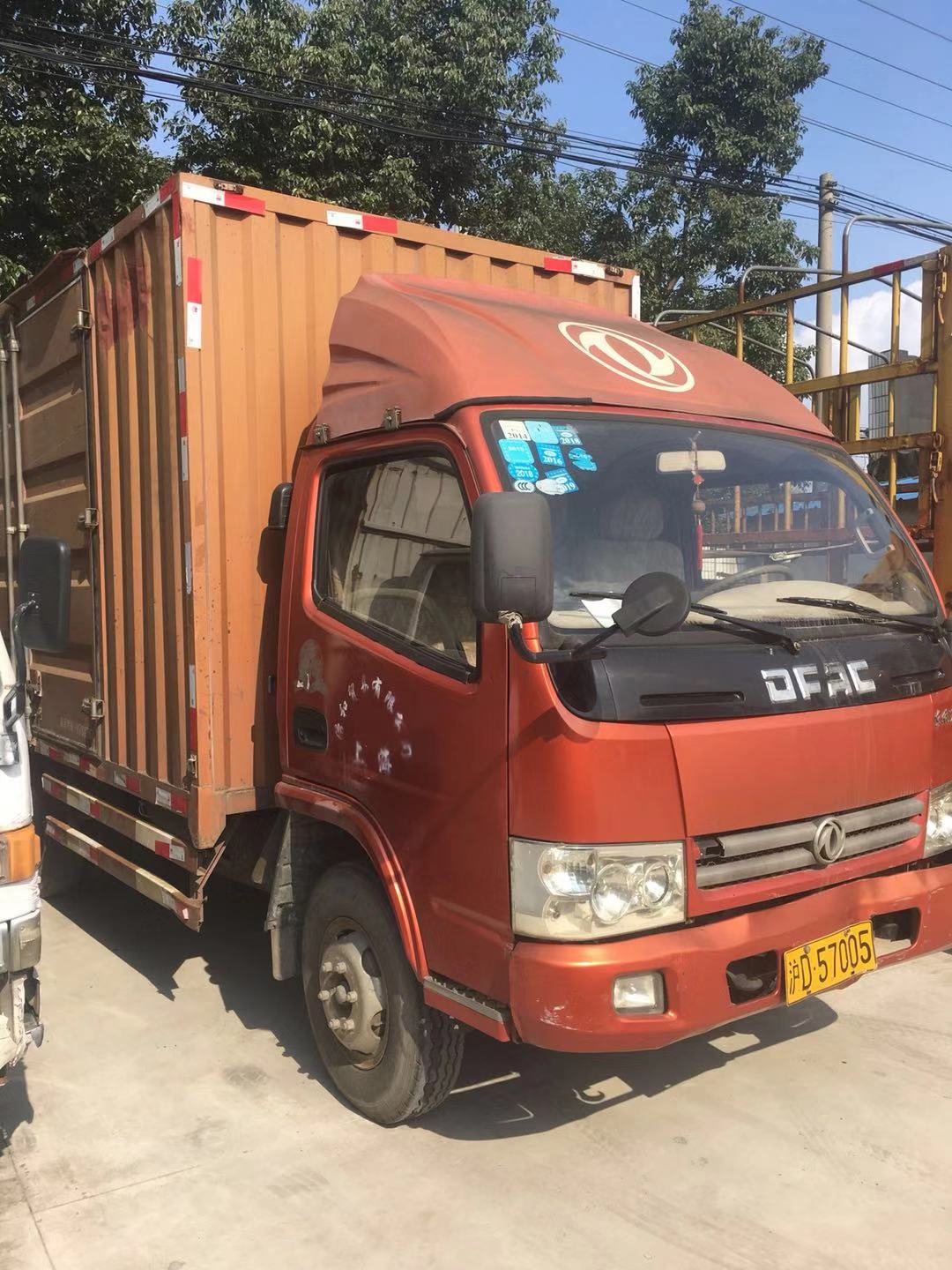 *出售東風(fēng)4.2米廂式貨車 東風(fēng)牌廂式貨車