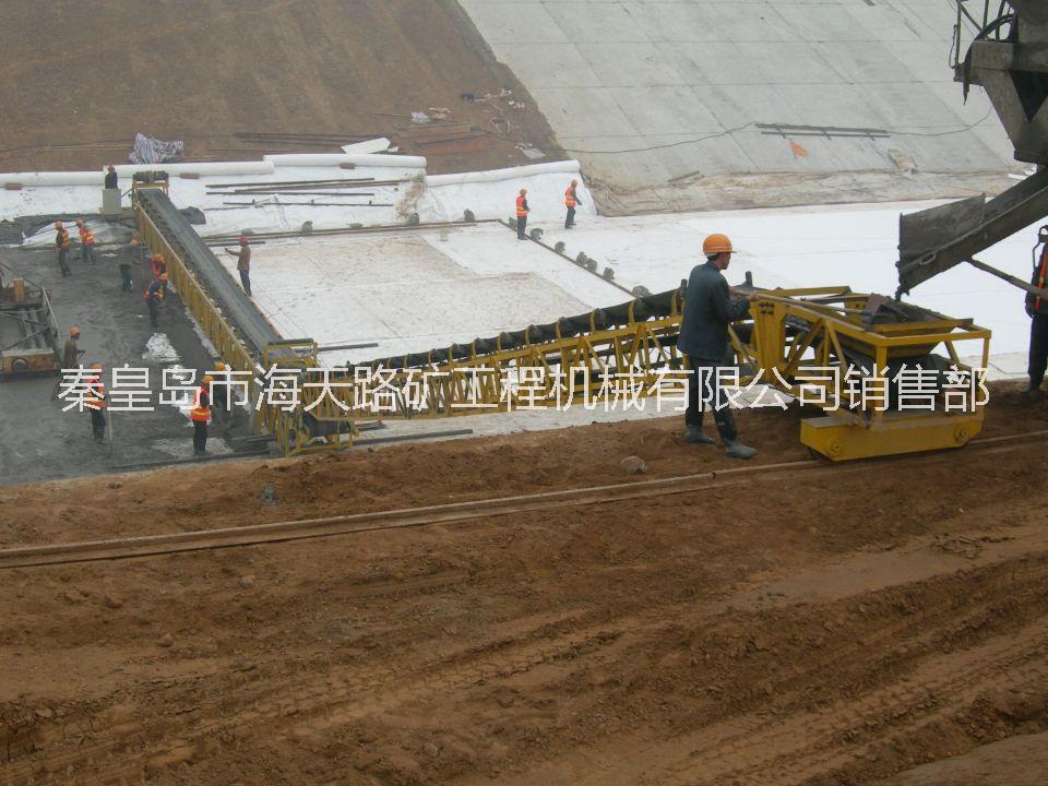 水渠護(hù)坡攤鋪機(jī) 水渠攤鋪機(jī)