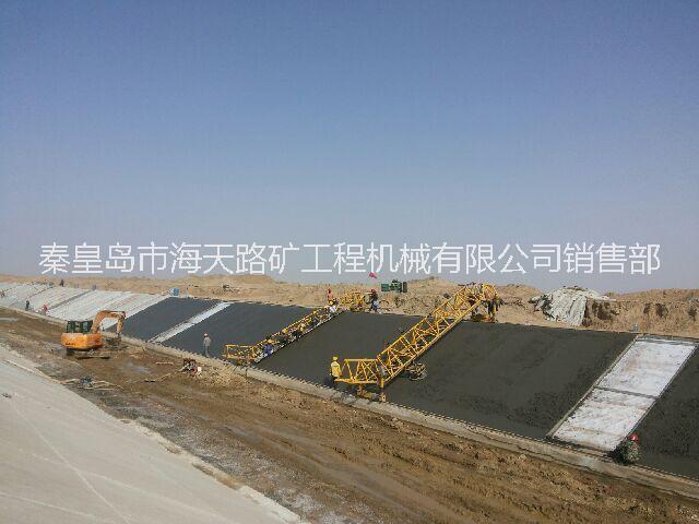 水渠護(hù)坡攤鋪機(jī) 水渠攤鋪機(jī)