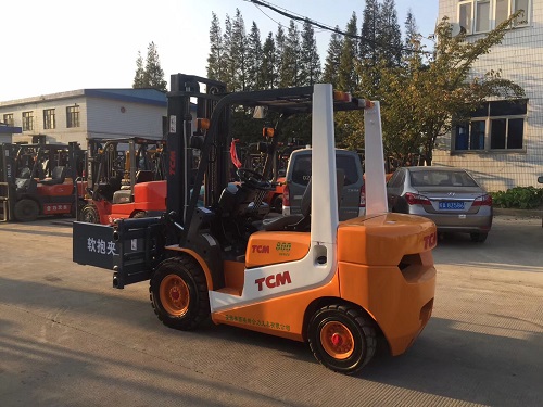 轉(zhuǎn)讓TCM合力3噸夾抱叉車(chē) 二手平抱夾叉車(chē)
