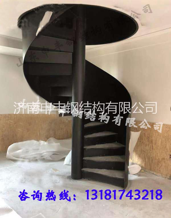 *旋轉(zhuǎn)樓梯
