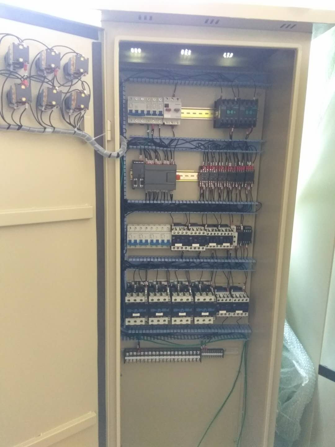 PLC控制系統(tǒng)|PLC編程|觸摸屏編程|自動化控制系統(tǒng)|PLC控制柜電控柜|PLC控制系統(tǒng)廠家|PLC控制系統(tǒng)價格