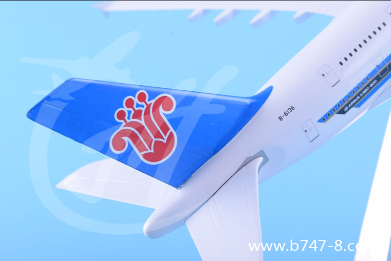飛機(jī)模型空客A380南航合金靜態(tài)客機(jī)航模玩具禮品商務(wù)促銷品28cm
