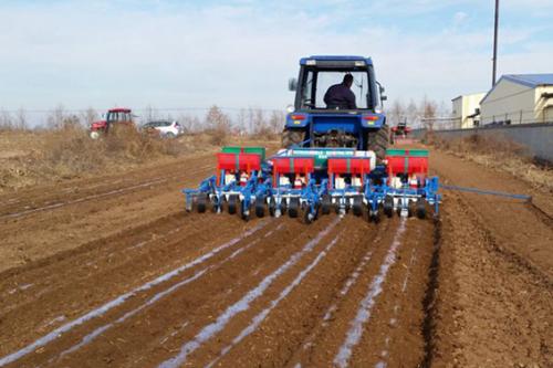 播種機廠家 優(yōu)質(zhì)播種機 河源多功能花生播種機 花生播種機廠家