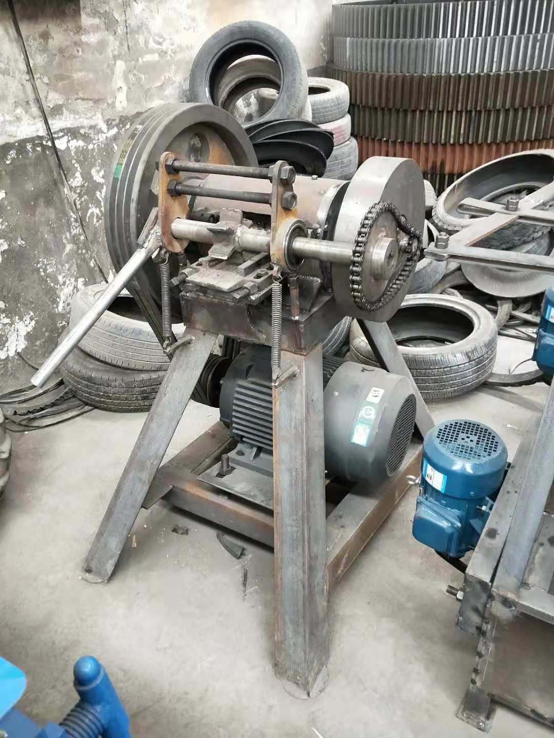 供應(yīng)河南輪胎切塊機(jī)型號新型輪胎切塊機(jī)價(jià)格多少輪胎切塊機(jī)產(chǎn)量