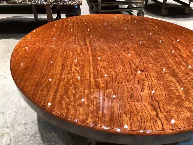 巴花圓盤巴花圓桌哪里買 巴花怎么辨認(rèn)真假 小巴花跟巴花的區(qū)別 古夷蘇木巴花大板貴嗎 巴花大板為什么那么貴　