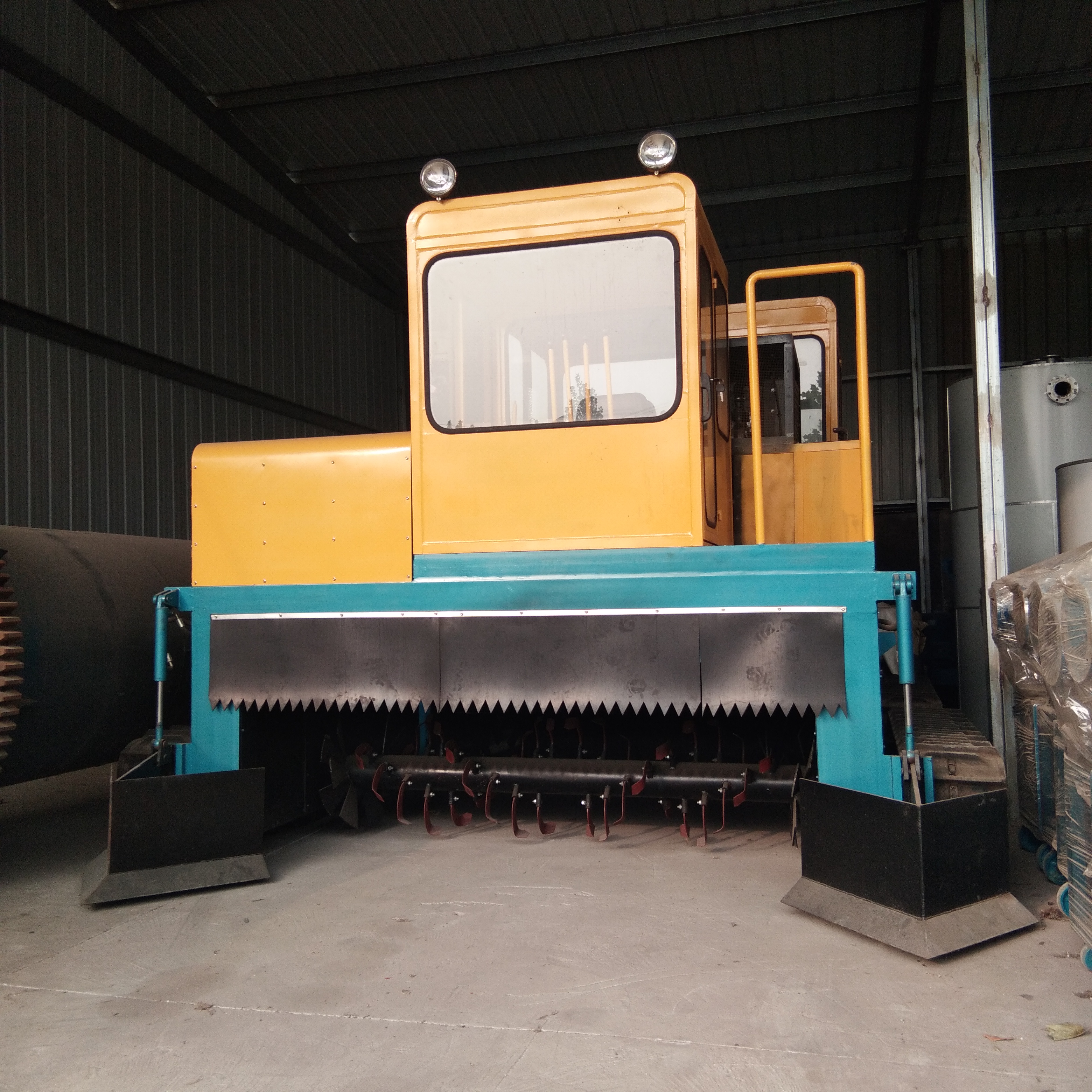 翻堆機(jī)-翻拋機(jī)簡(jiǎn)單易操作效果好