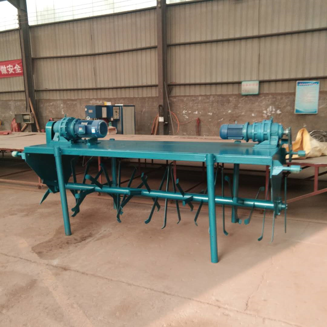 發(fā)酵床翻耙機(jī)設(shè)備特點(diǎn)