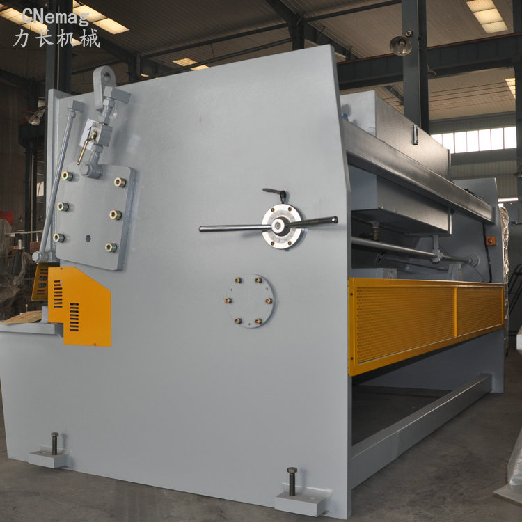 QC12K 液壓剪板機(jī) 操作方便 液壓擺式簡(jiǎn)易數(shù)控剪板機(jī)