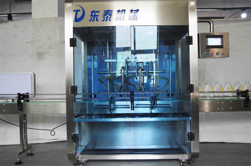 山東潤滑油灌裝機(jī)  全自動(dòng)潤滑油灌裝機(jī)價(jià)格 潤滑油灌裝設(shè)備 潤滑油油脂灌裝機(jī)