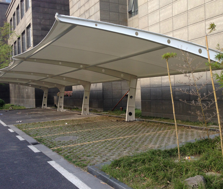 膜結(jié)構(gòu)停車棚工程  球場膜結(jié)構(gòu)雨棚  雙挑斜拉型膜結(jié)構(gòu)停車棚