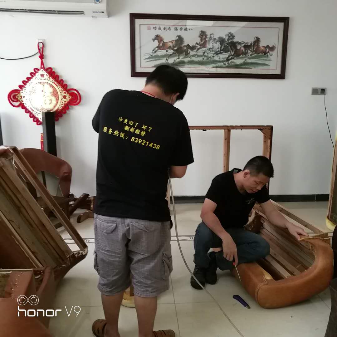 羅湖沙發(fā)翻新 羅湖沙發(fā)翻新及維修和換皮*工廠