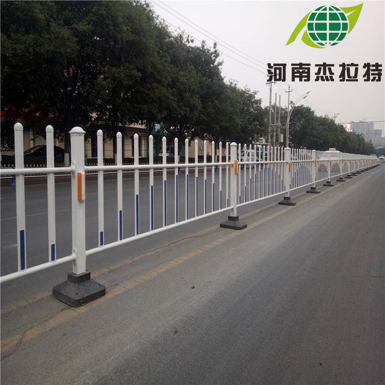 交通安全隔離防護(hù)欄 市政護(hù)欄 京式護(hù)欄