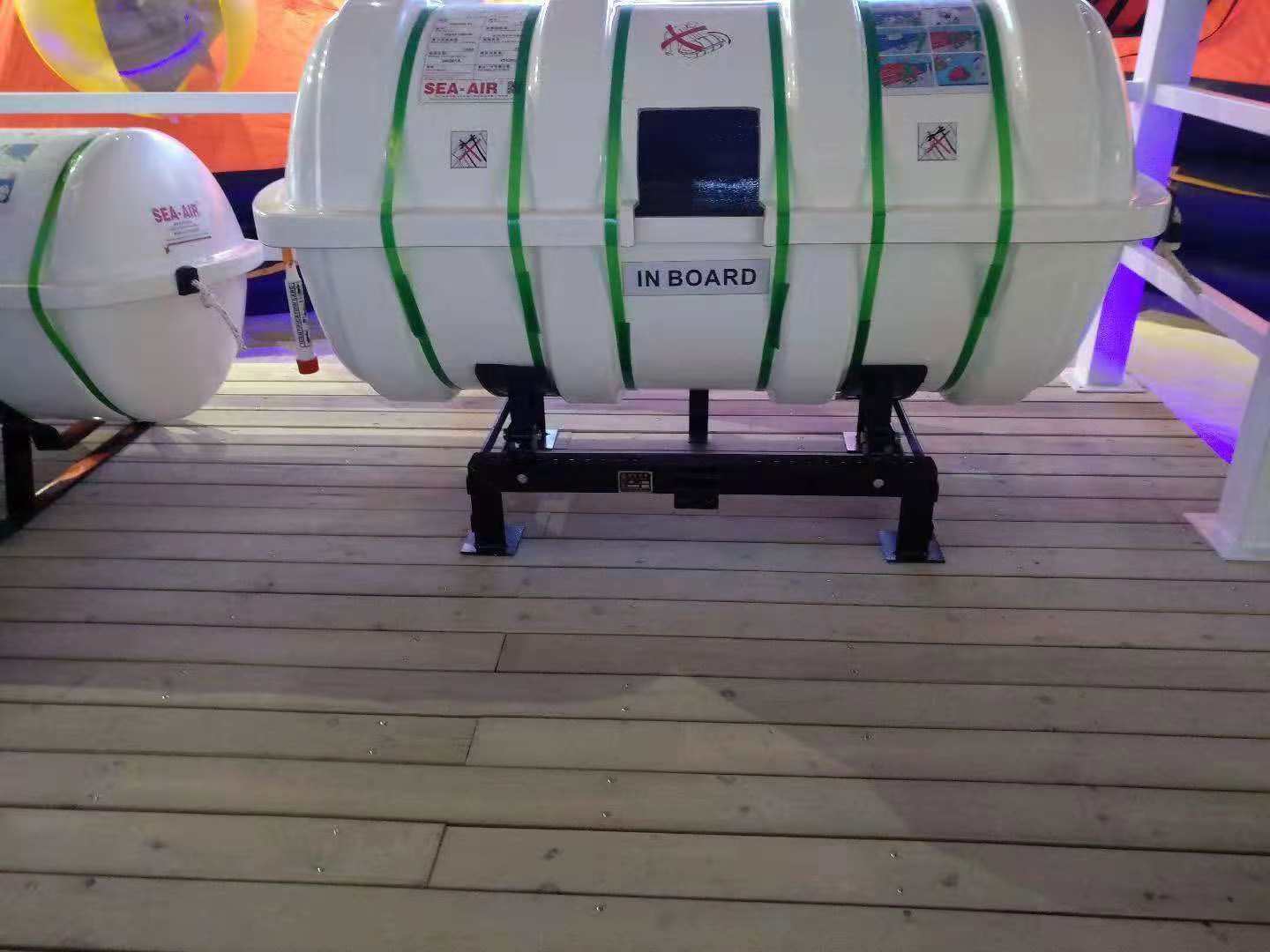 船用平放式救生筏架廠家