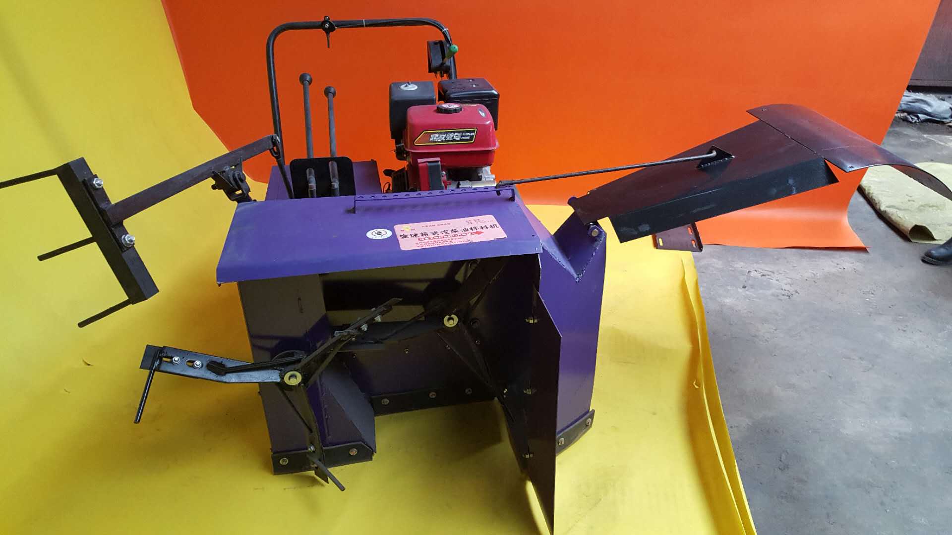 攪拌拌料機(jī) 小型食用菌自動(dòng)拌料機(jī) 自走式拌料機(jī) 變速箱式拌料機(jī) 食用菌機(jī)械 食用菌設(shè)備