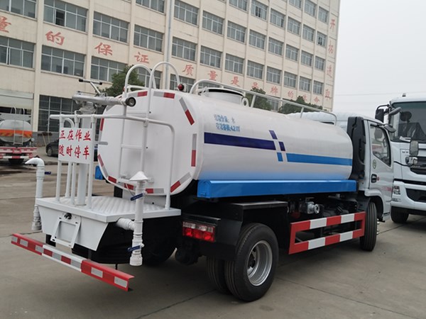 東風(fēng)多利卡5噸灑水車 東風(fēng)多利卡國六5噸灑水車