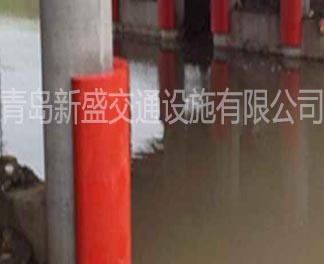 青島新盛筒形變截面自浮式FRP柔性消能防撞圈 復合材料橋梁防撞護欄